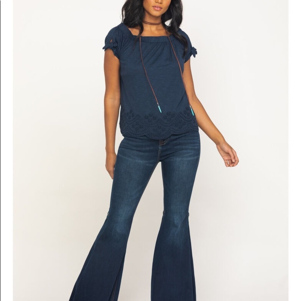 Ariat Callie on/off shoulders shirt - Picture 2 of 4